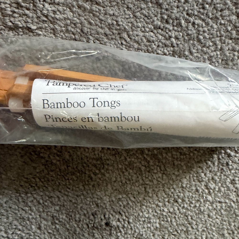 Pampered Chef Bamboo Kitchen Tongs - Natural Tan